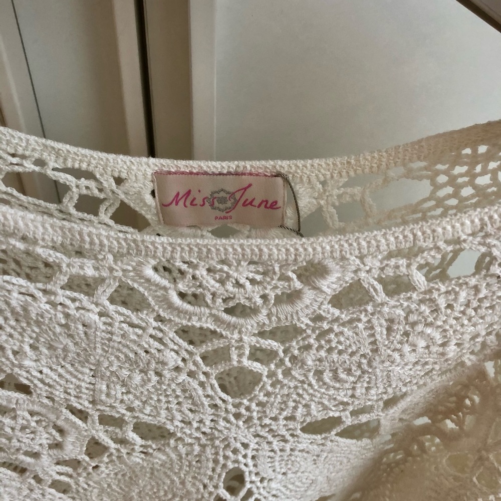 Miss June Paris Broderie Blouse - Picture 10 of 13